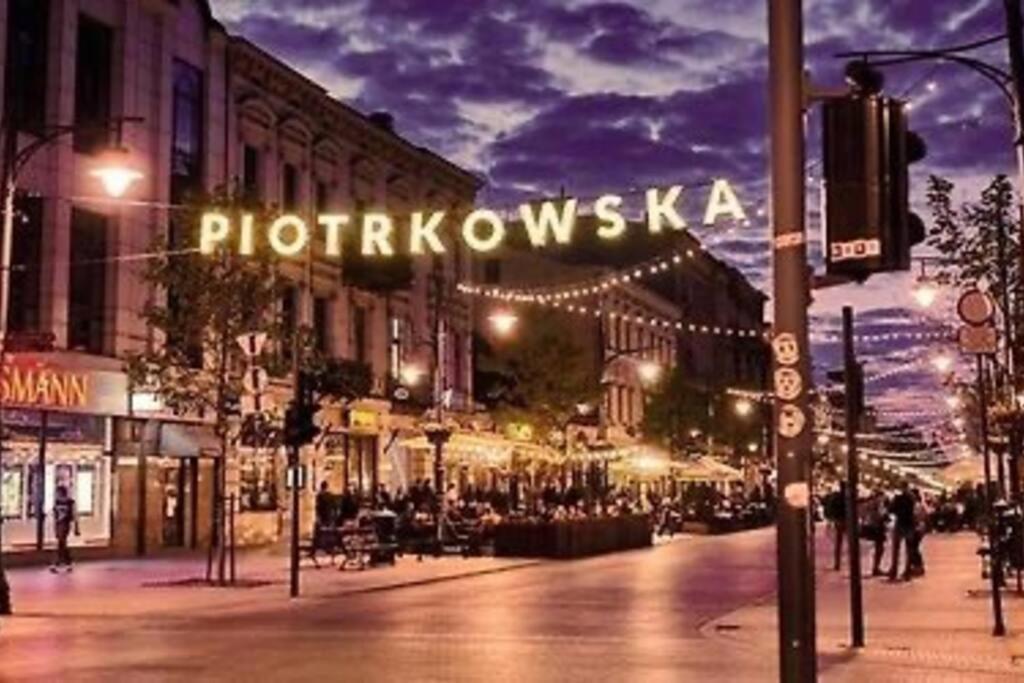 P-122 Piotrkowska Apartment. Лодз Екстериор снимка