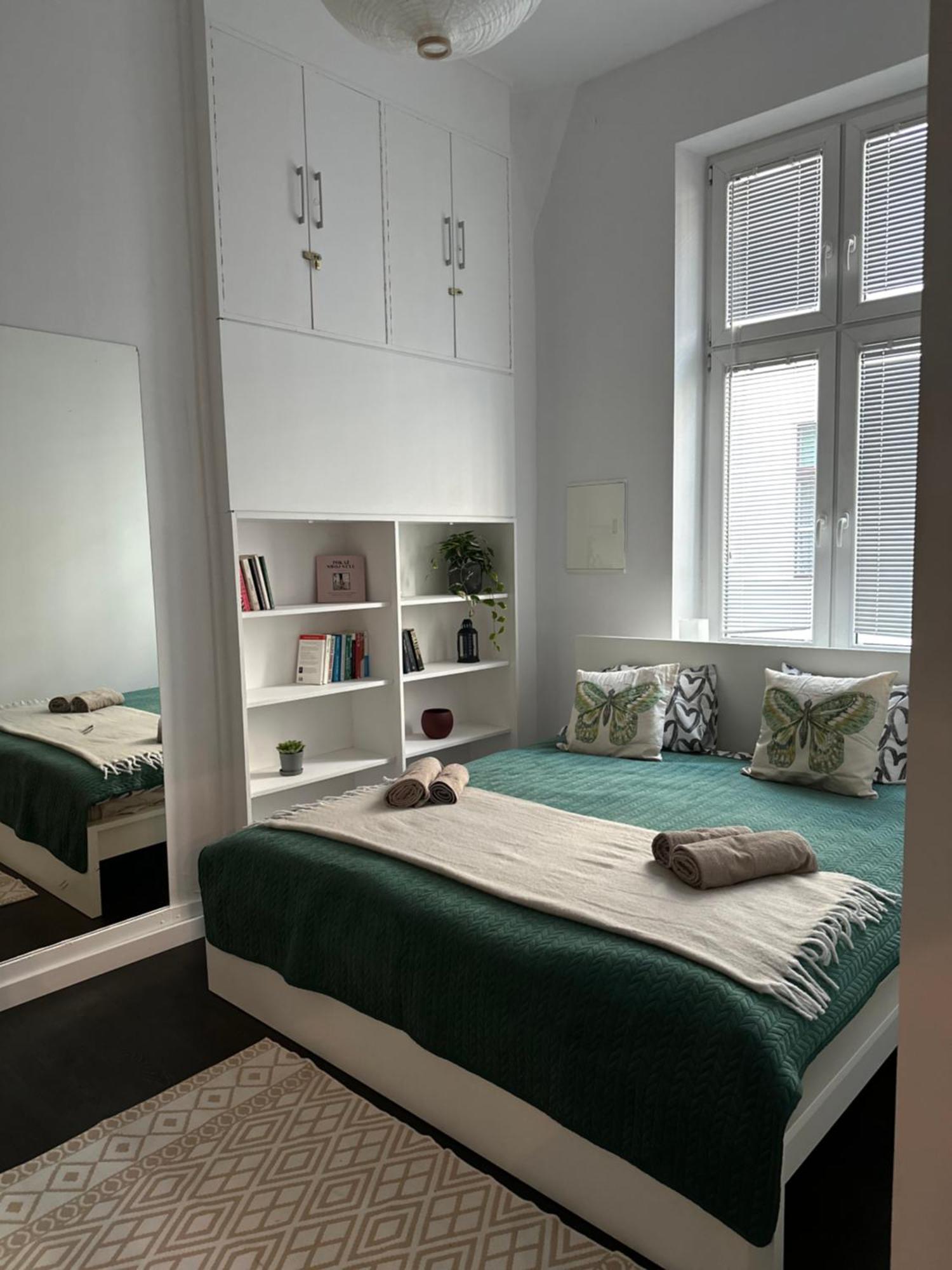 P-122 Piotrkowska Apartment. Лодз Екстериор снимка